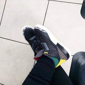 Nike Jordan 7.5 M or 9W Blk